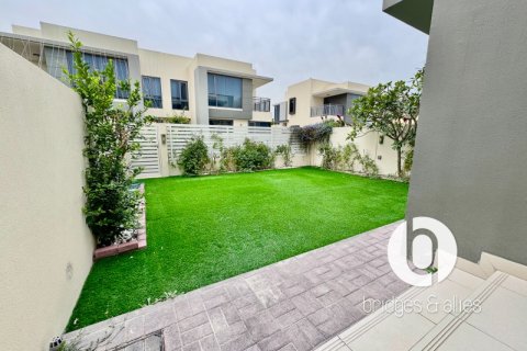 Dubai Hills Estate、Dubai、UAEにあるヴィラ 3ベッドルーム、209 m2 No703119