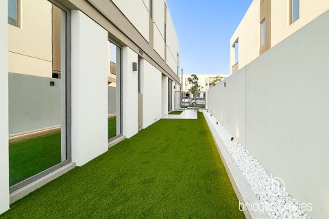 Villa in Tilal Al Ghaf, Dubai, UAE 4 bedrooms, 230 sq.m. № 703400 - photo 14