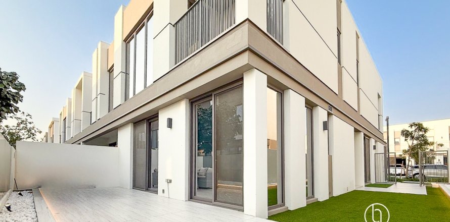 Villa in Tilal Al Ghaf, Dubai, UAE 4 bedrooms, 230 sq.m. № 703400