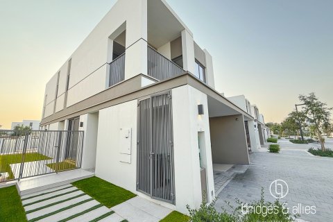 Villa in Tilal Al Ghaf, Dubai, UAE 4 bedrooms, 230 sq.m. № 703400 - photo 5