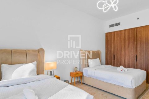 Apartment til leje i Umm Suqeim, Dubai, UAE 2 soveværelser, 126.07 kvm № 745449 - foto 8