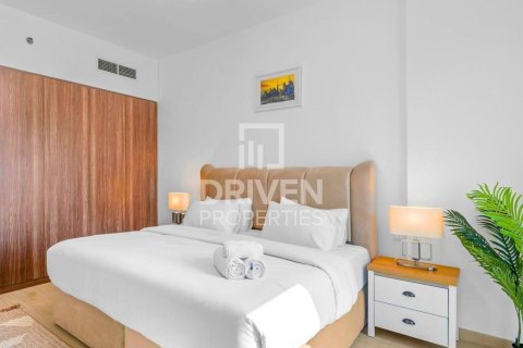 Apartment til leje i Umm Suqeim, Dubai, UAE 2 soveværelser, 126.07 kvm № 745449 - foto 11
