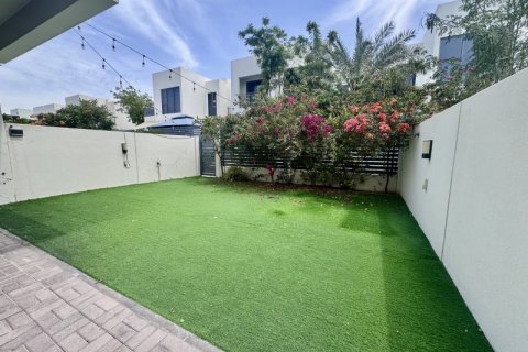Dubai Hills Estate、Dubai、UAEにあるヴィラ 3ベッドルーム、195 m2 No701208