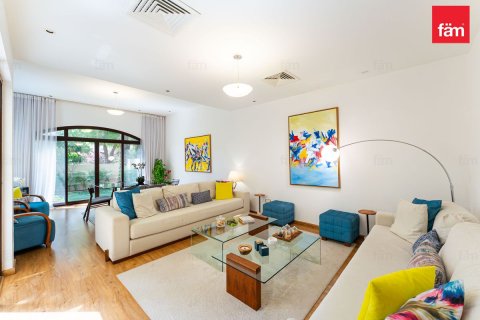 Kuća u nizu u gradu Dubai, UAE 4 spavaće sobe, 311.5 m2 Br. 713810