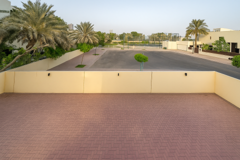 Villa til leie i Meadows, Dubai, Emiratene 4 soverom, 385.34 kvm Nr. 750876 - Foto 18