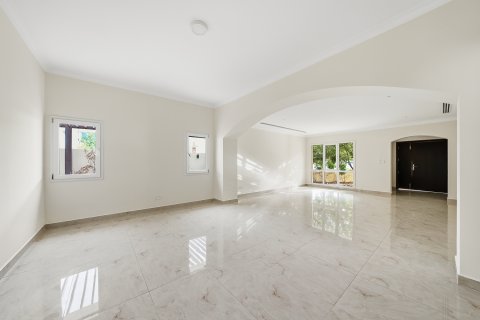 Villa til leie i Meadows, Dubai, Emiratene 4 soverom, 385.34 kvm Nr. 750876 - Foto 7