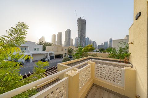 Villa til leie i Meadows, Dubai, Emiratene 4 soverom, 385.34 kvm Nr. 750876 - Foto 9