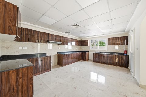 Villa til leie i Meadows, Dubai, Emiratene 4 soverom, 385.34 kvm Nr. 750876 - Foto 3
