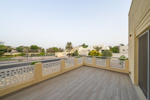 Villa til leie i Meadows, Dubai, Emiratene 4 soverom, 385.34 kvm Nr. 750876 - Foto 17