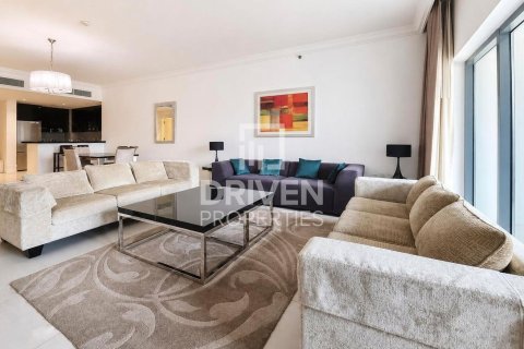 Apartment til salg i Business Bay, Dubai, UAE 2 soveværelser, 153.2 kvm № 762303 - foto 2