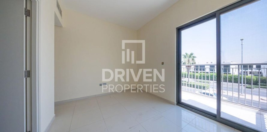Rumah bandar di Dubai, UAE 3 bilik tidur, 166.2 meter persegi № 765252