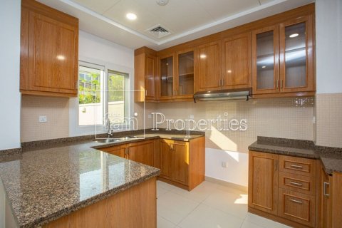 Maison de ville à louer à Dubai, EAU 2 chambres, 172.4 m2 № 668788 - photo 12