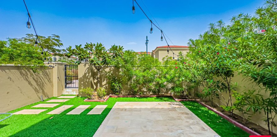 Városi lakóépület itt: Dubai, EAE, 2 hálószoba, 172.4 m², azonosító: 668788