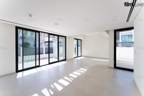 Снять в аренду виллу в Дубай, ОАЭ 4 спальни, 428.6м2, № 668790 - фото 2