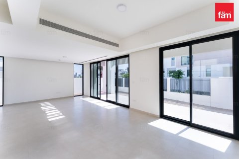 Villa til leie i Dubai, Emiratene 4 soverom, 428.6 kvm Nr. 668790 - Foto 11