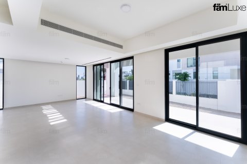 Снять в аренду виллу в Дубай, ОАЭ 4 спальни, 428.6м2, № 668790 - фото 3