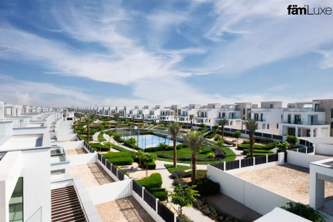 Villa in Dubai, UAE 4 bedrooms, 428.6 sq.m. № 668790