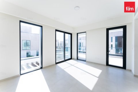 Villa til leie i Dubai, Emiratene 4 soverom, 428.6 kvm Nr. 668790 - Foto 14