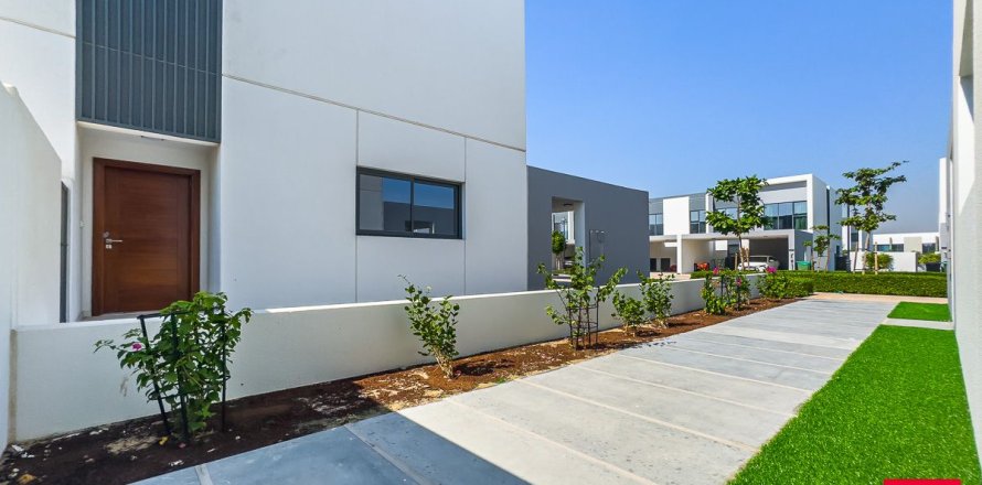 Adosado en Dubai, EAU 4 dormitorios, 230 m² № 668785