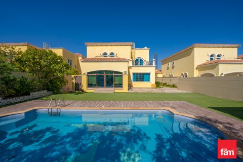 Üürile anda villa asukohaga Dubai, AÜE: 5 magamistoaga, 740 m² Nr 634762 - pilt 1