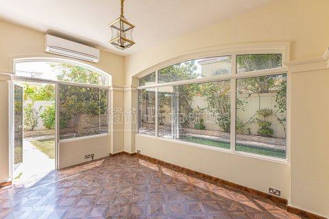 Vilë në Dubai, Emiratet e Bashkuara Arabe 3 dhoma gjumi, 547.1 m2. № 634766 - Foto 8
