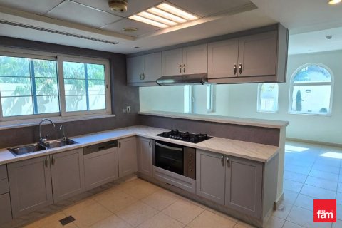 Dubai, संयुक्त अरब अमीरात में विला, 3 बेडरूम, 547.1 वर्ग मीटर, संख्या 634766 - फ़ोटो 26