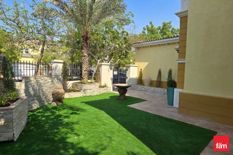 Dubai, संयुक्त अरब अमीरात में विला, 3 बेडरूम, 547.1 वर्ग मीटर, संख्या 634766 - फ़ोटो 1