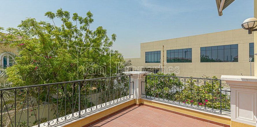 Vilë në Dubai, Emiratet e Bashkuara Arabe 3 dhoma gjumi, 547.1 m2. № 634766