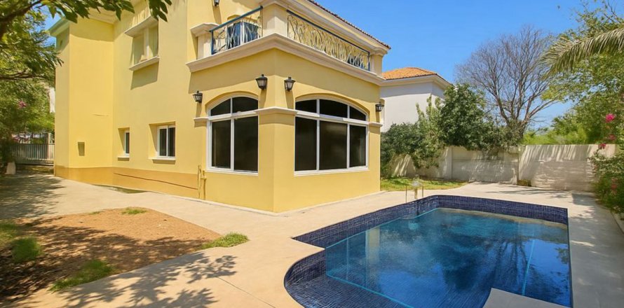 Vilë në Dubai, Emiratet e Bashkuara Arabe 3 dhoma gjumi, 547.1 m2. № 634766