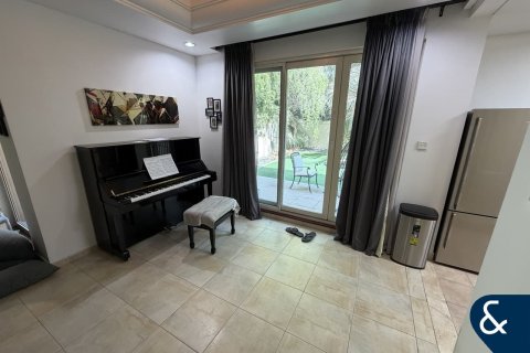 阿联酋 Dubai Dubai Sports City 待租 : 4 卧, 250 平方米 , 编号668232 - 照片 4