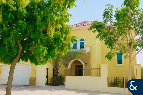 Villa para arrendamento em Jumeirah Park, Dubai, EAU 3 quartos, 328 m2 № 668231 - foto 1
