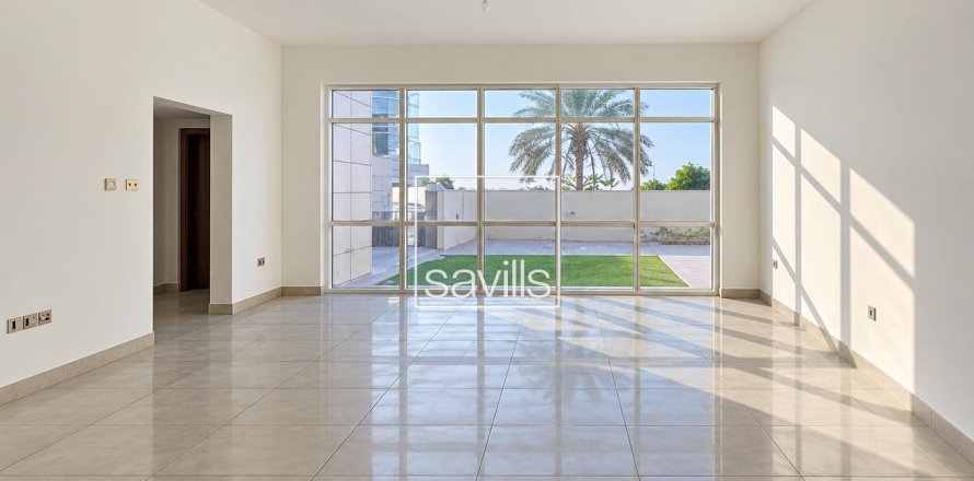 Al Raha Beach、Abu Dhabi、UAEにあるタウンハウス 4ベッドルーム、395.3 m2 No764800