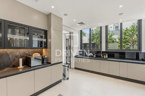 Müüa villa asukohaga Nadd Al Sheba, Dubai, AÜE: 5 magamistoaga, 930.24 m² Nr 754085 - pilt 12