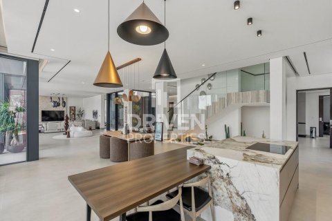 Müüa villa asukohaga Nadd Al Sheba, Dubai, AÜE: 5 magamistoaga, 930.24 m² Nr 754085 - pilt 2