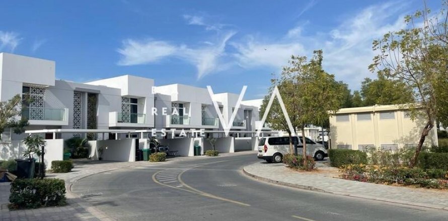 Řadový dům v Dubai, SAE 3 ložnice, 210.51 m² Č.: 637727