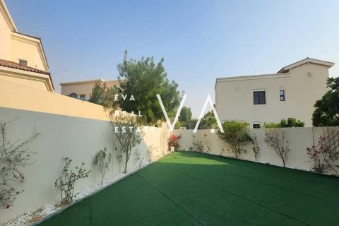 Villa in Dubai, UAE 5 bedrooms, 638.5 sq.m. № 637721 - photo 7