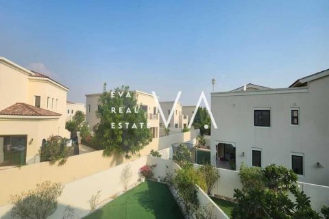Villa in Dubai, UAE 5 bedrooms, 638.5 sq.m. № 637721 - photo 19