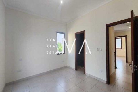 Villa in Dubai, UAE 5 bedrooms, 638.5 sq.m. № 637721 - photo 14