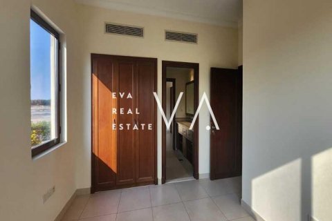 Villa in Dubai, UAE 5 bedrooms, 638.5 sq.m. № 637721 - photo 25