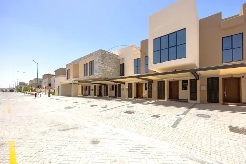 Townhouse in Abu Dhabi, UAE 2 bedrooms, 107 sq.m. № 700661