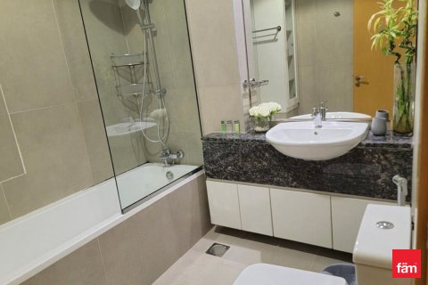 Apartment in Business Bay, Dubai, UAE 2 bedrooms, 110.2 sq.m. № 633755 - photo 13