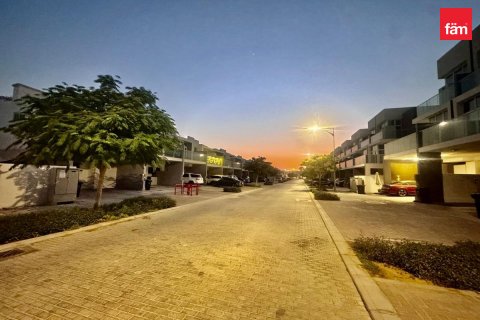 Dubai, संयुक्त अरब अमीरात में विला, 5 बेडरूम, 112.2 वर्ग मीटर, संख्या 686128 - फ़ोटो 23