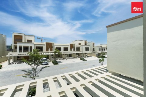 Вилла Дубай, БАӘ-да 4 жатын бөлмелер, 144.1 м² № 711666 - фото 3
