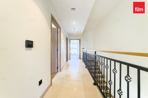 Вилла Дубай, БАӘ-да 4 жатын бөлмелер, 144.1 м² № 711666 - фото 7