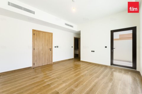 Вилла Дубай, БАӘ-да 4 жатын бөлмелер, 144.1 м² № 711666 - фото 12