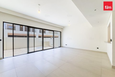Вилла Дубай, БАӘ-да 4 жатын бөлмелер, 144.1 м² № 711666 - фото 2