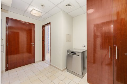 Appartement te huur in Jumeirah Beach Residence, Dubai, VAE 4 slaapkamers, 289.31 vr.m., nr 750361 - foto 17