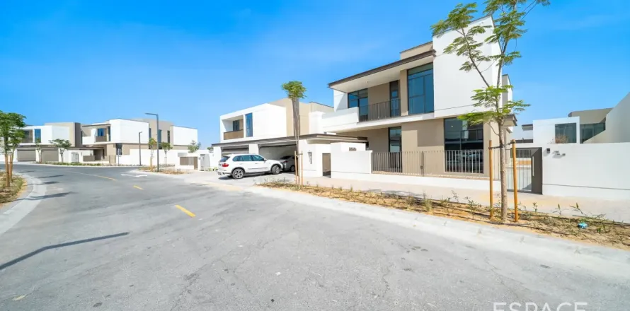 Kuća u nizu u gradu Al Furjan, Dubai, UAE 5 spavaće sobe, 442 m2 Br. 738378
