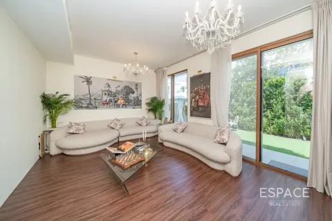 Vilë në Dubai Hills Estate, Emiratet e Bashkuara Arabe 4 dhoma gjumi, 232 m2. № 738376 - Foto 1