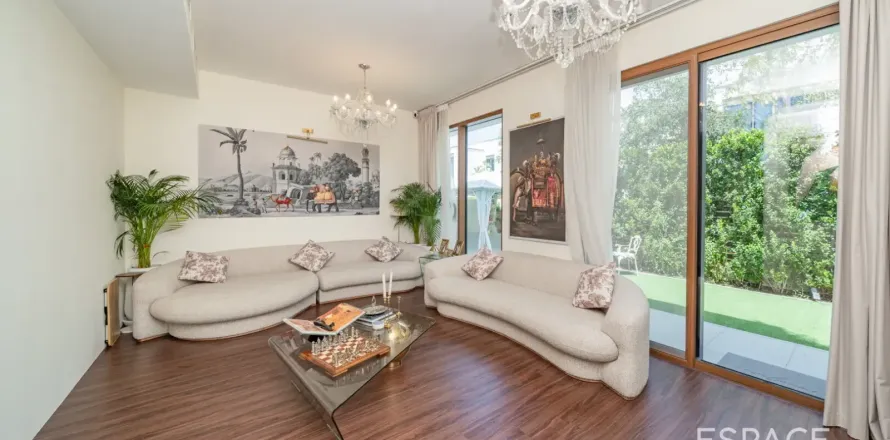 Vilë në Dubai Hills Estate, Emiratet e Bashkuara Arabe 4 dhoma gjumi, 232 m2. № 738376